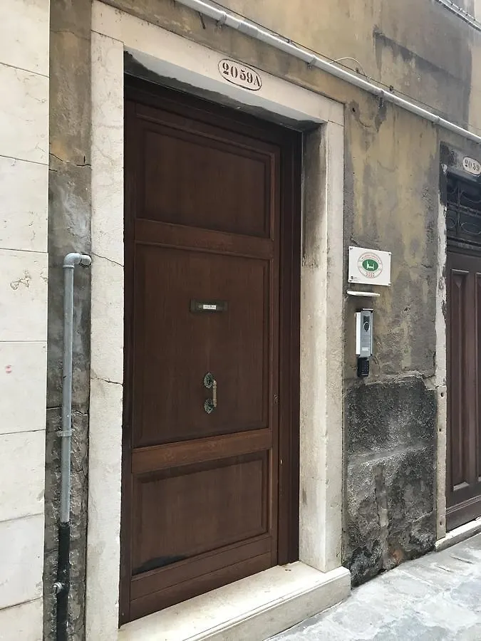 Guest House Ca' Dell'Angelo 2*, Venice Italy