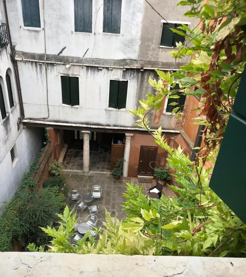 Guest House Ca' Dell'Angelo Bed & Breakfast Venice