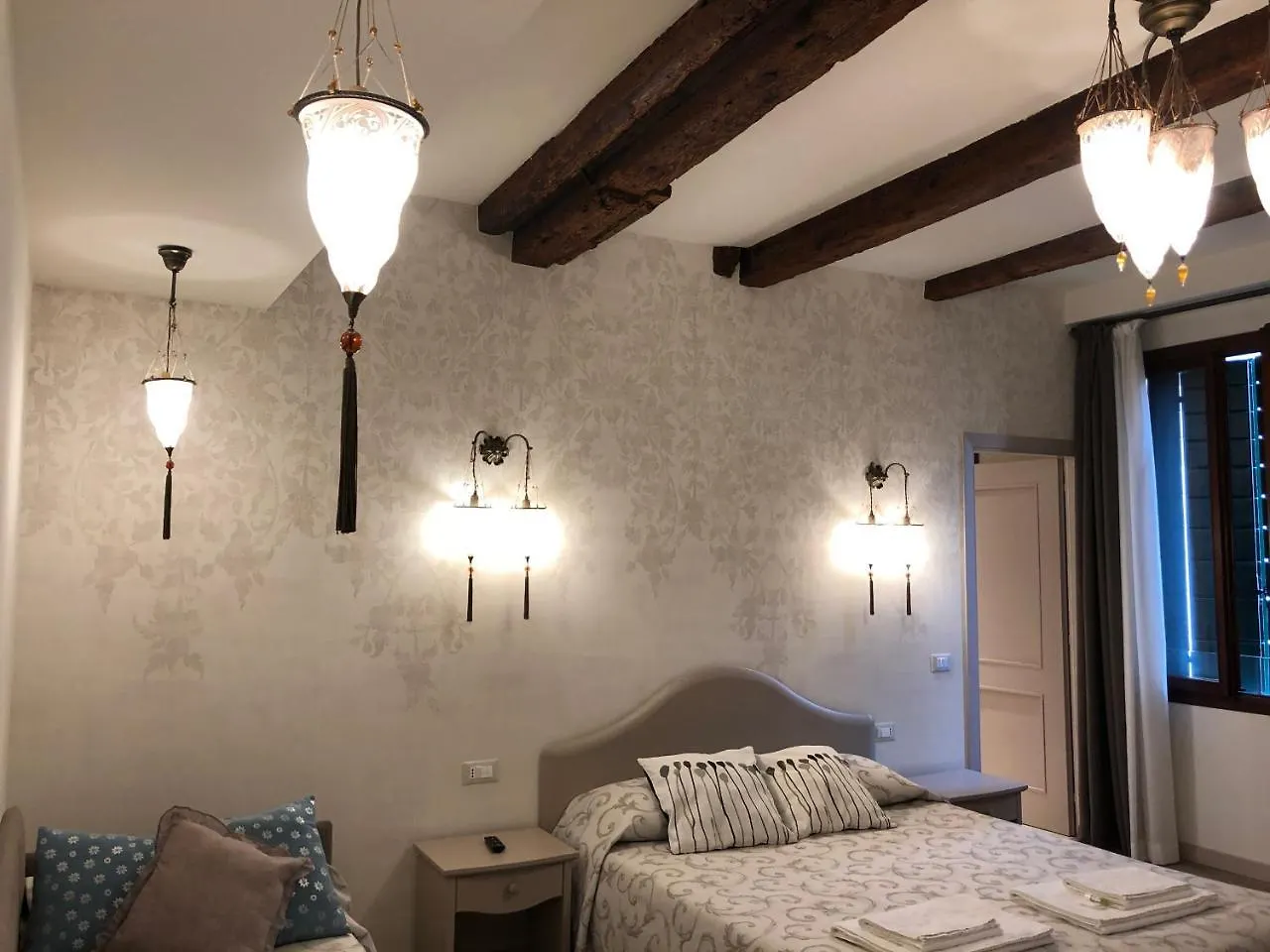 Guest House Ca' Dell'Angelo 2*, Venice Italy